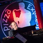 Bob James @ the PizzaExpress Jazz Club (click to go to his page)