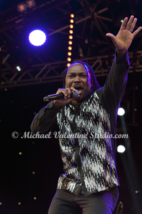 Earth Wind & Fire Experience Featuring Al McKay
