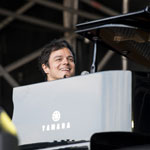 Jamie Cullum Under The Bridge (click to go to his page)