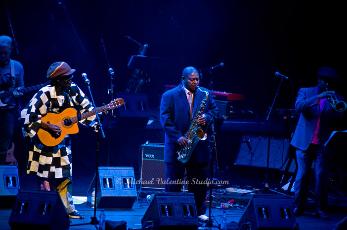 Cheikh Lô, Pee Wee Ellis & Byron Wallen