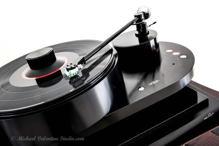 AMG Viella V12 turntable with WellFloat Board Slim model 3534SF