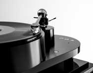 AMG Viella V12 turntable with WellFloat Board Slim model 3534SF