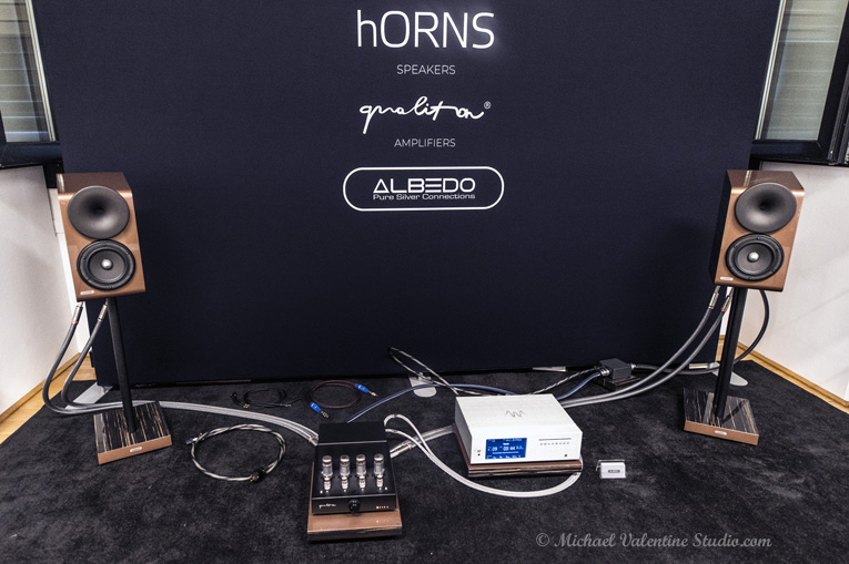hORNS Speakers, Qualiton Amplifiers & Albedo Pure Silver Connections + Len HI-FI