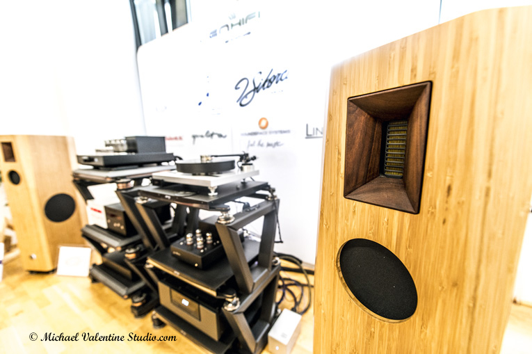 hORNS Speakers, Qualiton Amplifiers & Albedo Pure Silver Connections + Len HI-FI