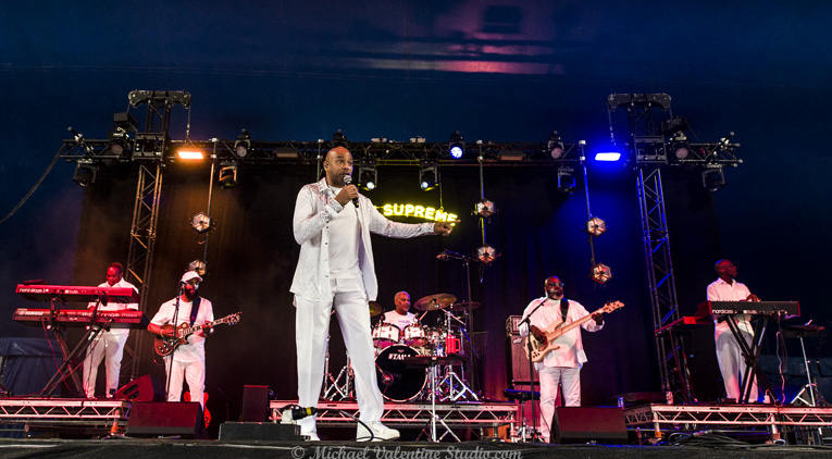 Maze featuring vocalist Chris Walker